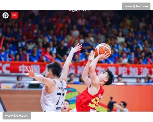 篮球赛事最新动态揭晓 本赛季精彩对决与球星表现全解析